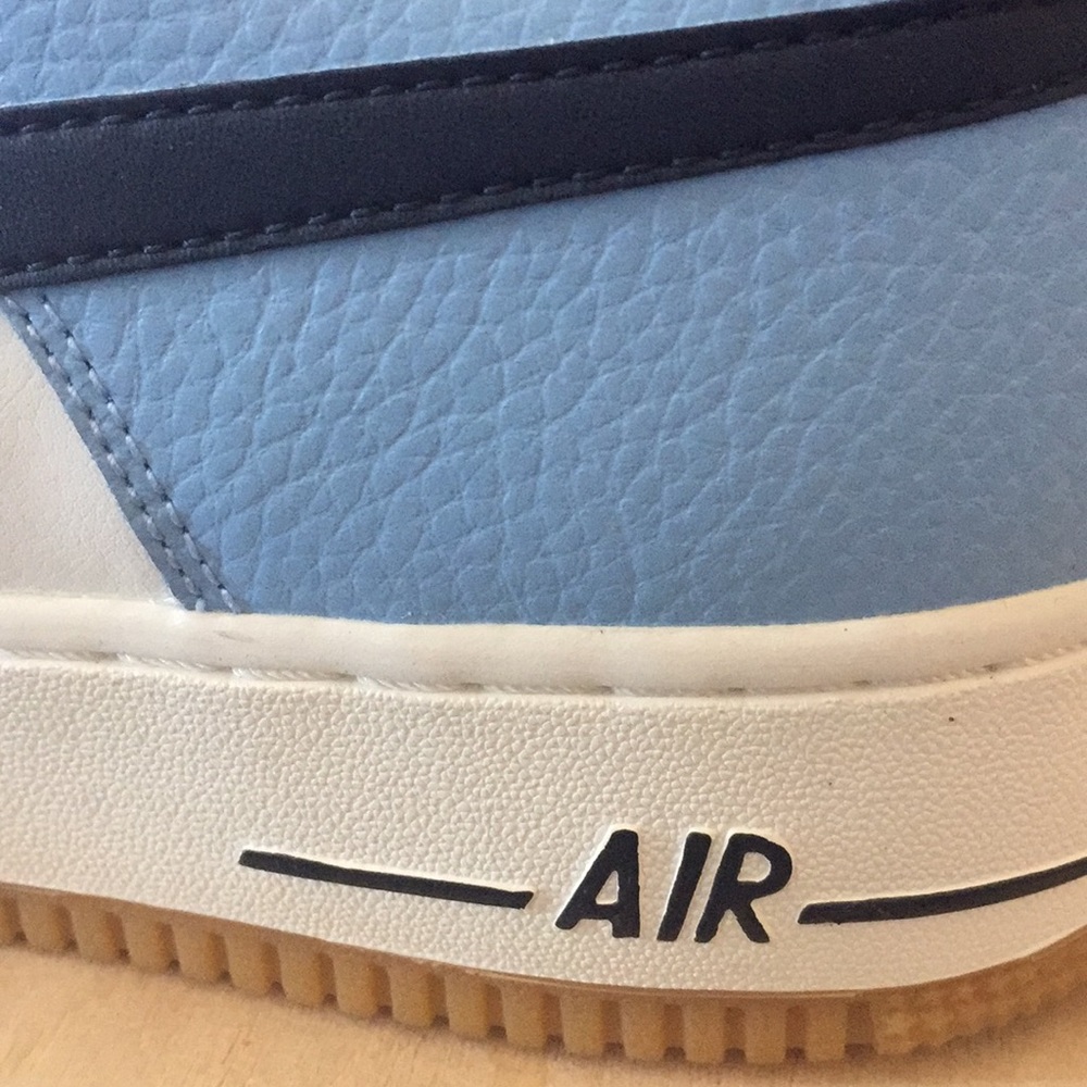 Nike Air Force One - Picture 15 of 15